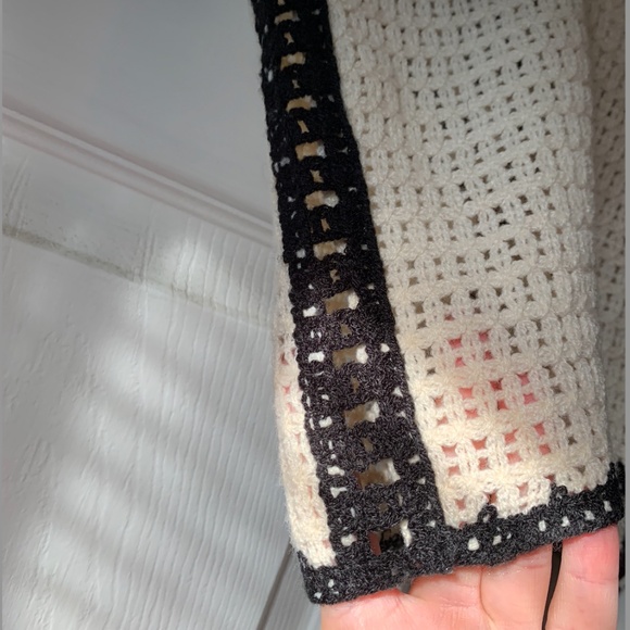 Size Medium Zara Crochet Crop Top - Picture 8 of 13
